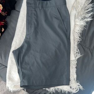 Men’s size 34 shorts.